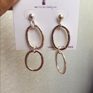 NEW! Platinum earrings